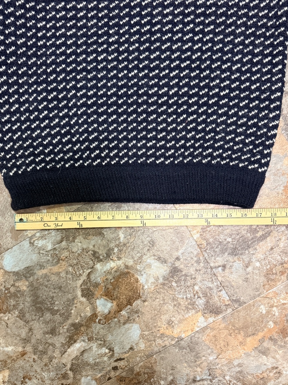 Vintage L.L. Bean Navy & White Textured Crewneck Sweater - Picture 6 of 8